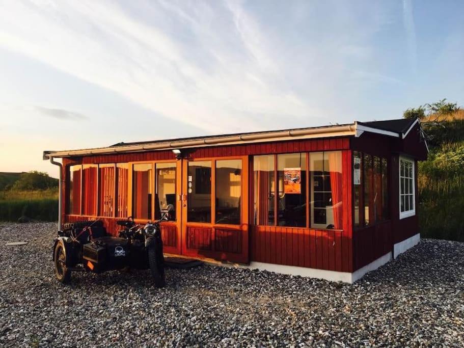 Fjordhytten. Rebuild Train Wagon From 1937. Apartment Odense Exterior photo